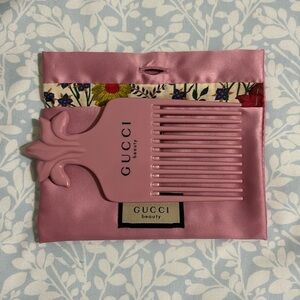 Gucci comb with silk pouch